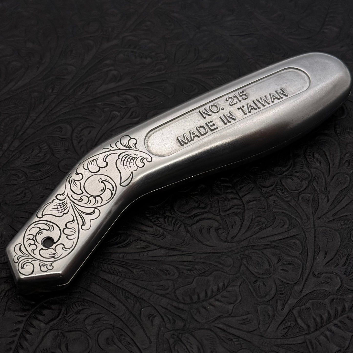 Hand Engraved Gundlach Carpet Knife