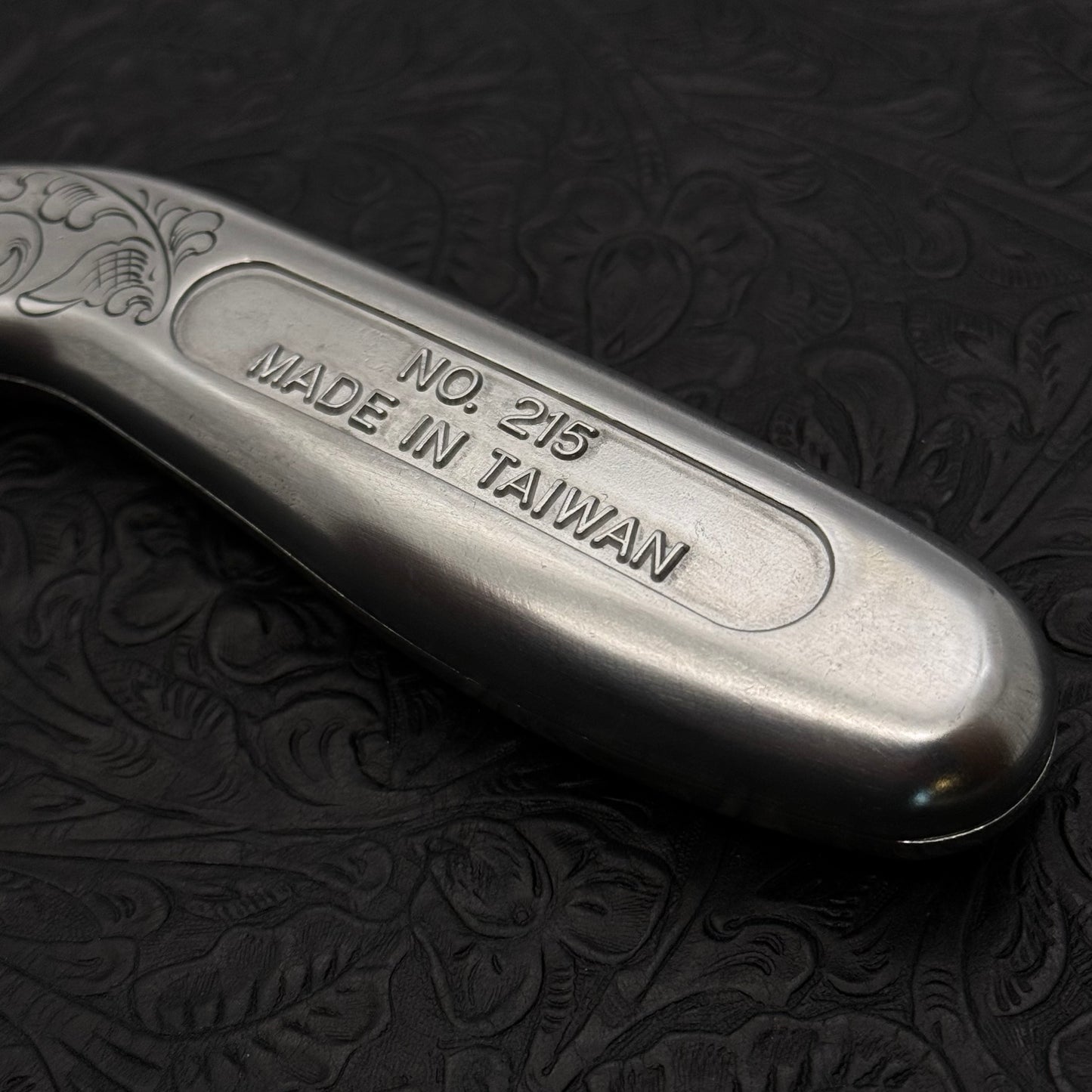 Hand Engraved Gundlach Carpet Knife
